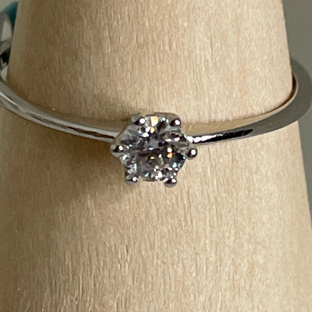 NWT Sterling Silver .33 Carat Solitaire Moissanite Engagement Ring Size 9